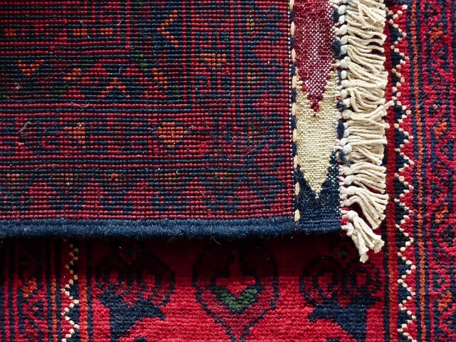 wełniany dywan z orientalnym wzorem