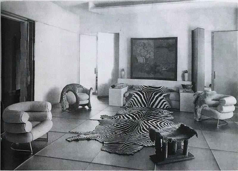 czarno-białe zdjęcie salonu w stylu Art Deco