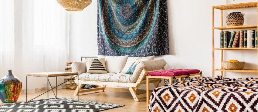 Orientalny dywan w salonie - Jak dopasować do wnętrza?